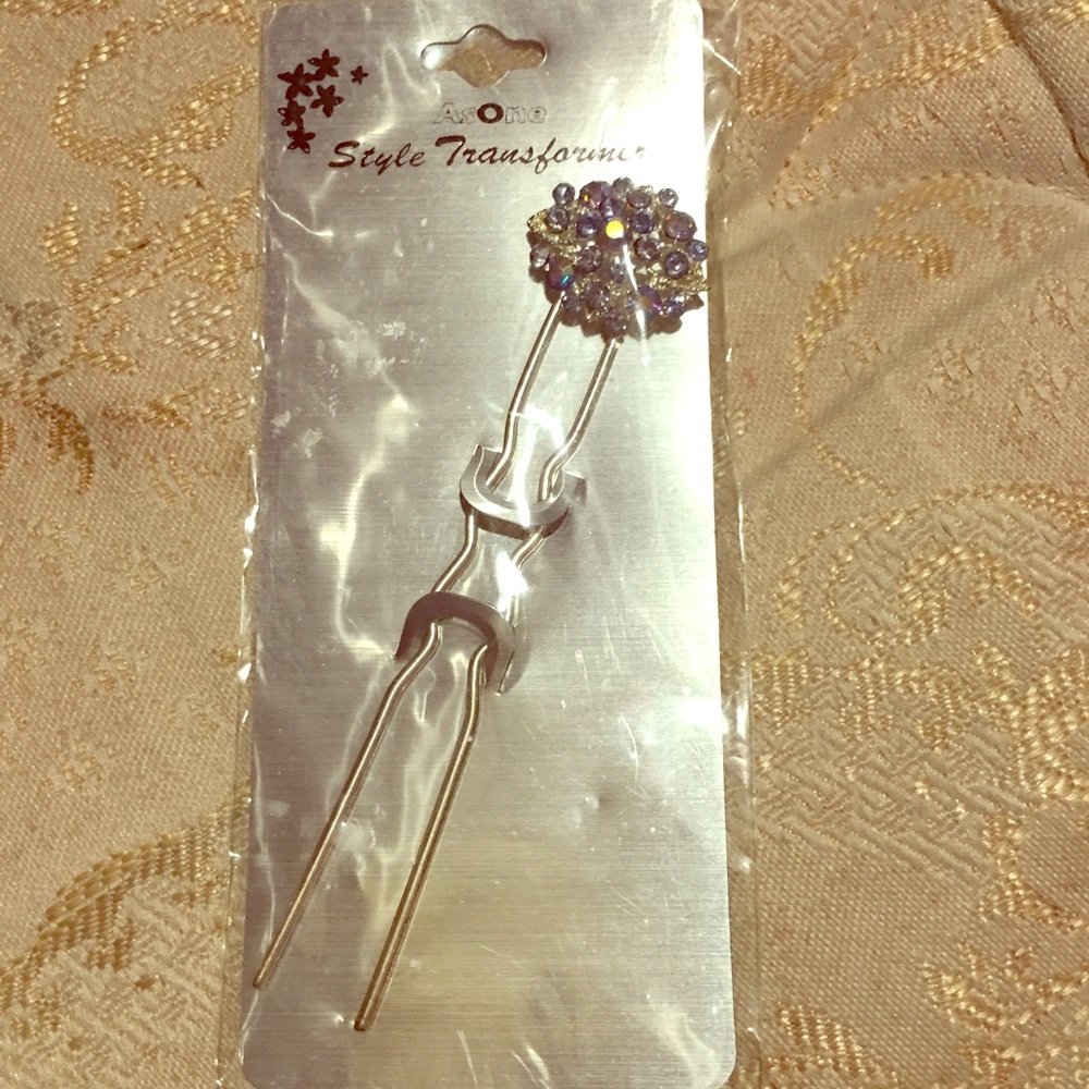 A hair clip.